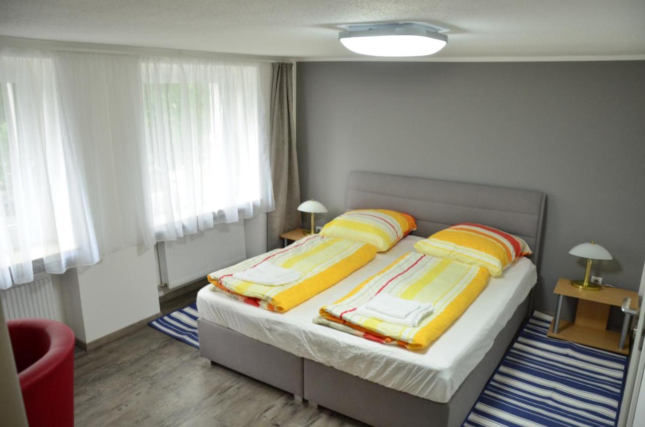 Hotel Am Schloss 파더본 외부 사진